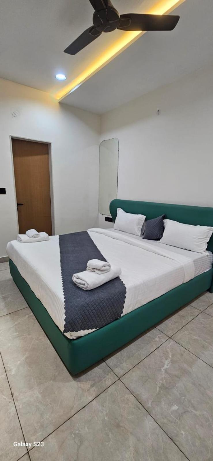 Shree Jalaram Resort Kodāe Esterno foto