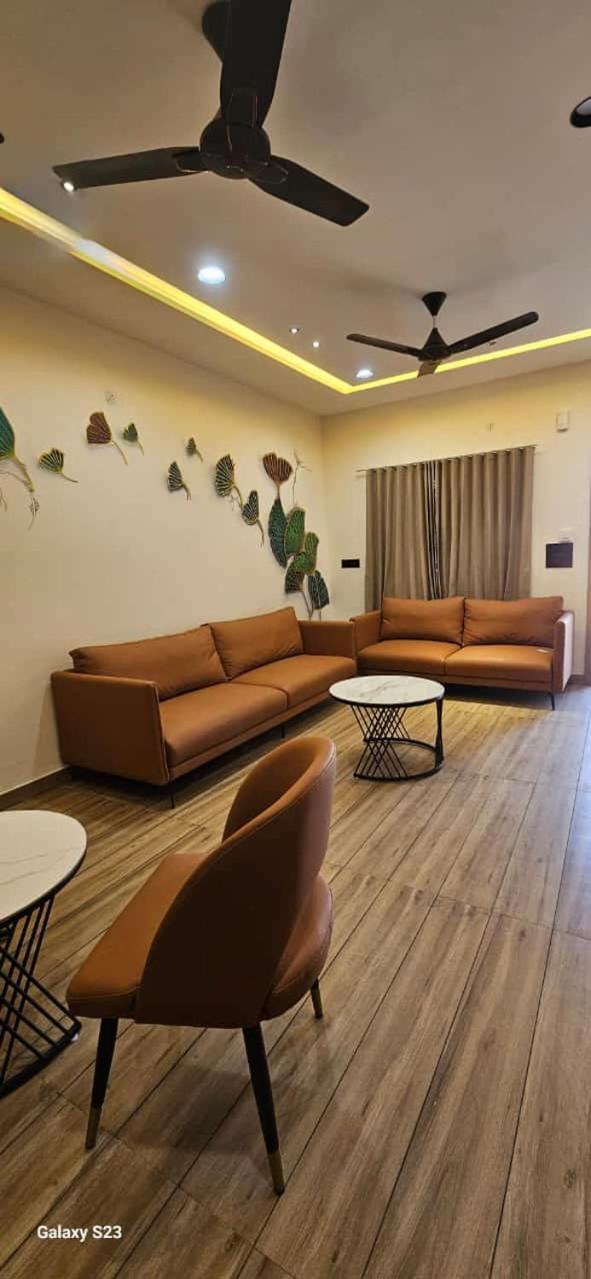 Shree Jalaram Resort Kodāe Esterno foto