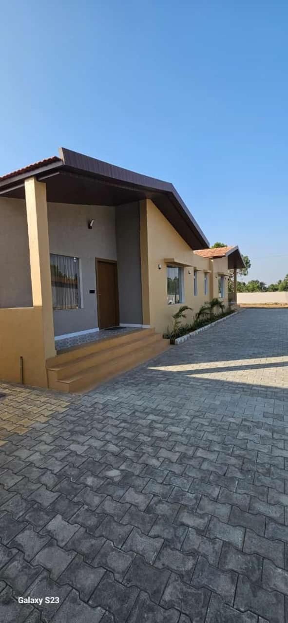 Shree Jalaram Resort Kodāe Esterno foto