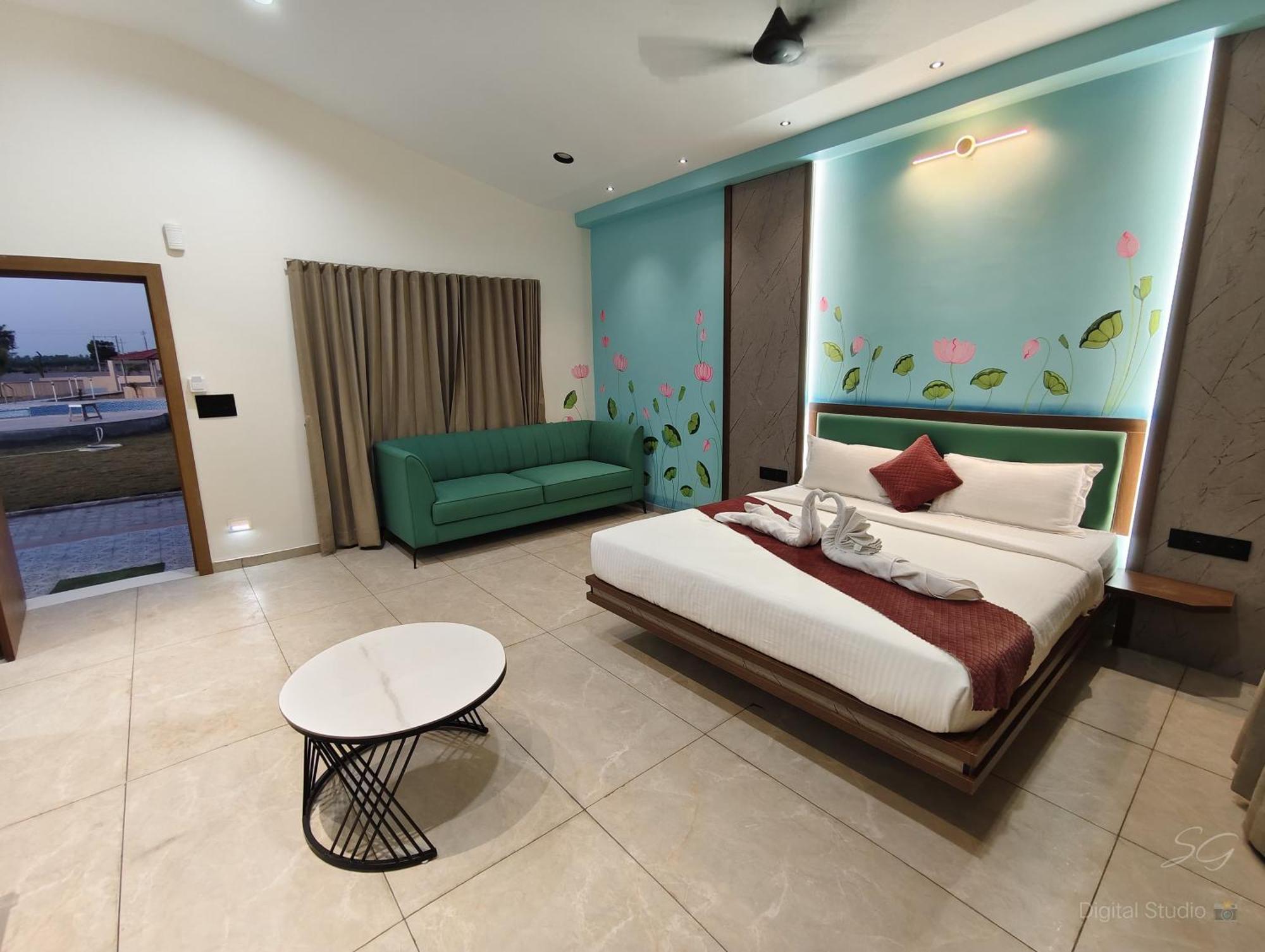 Shree Jalaram Resort Kodāe Esterno foto